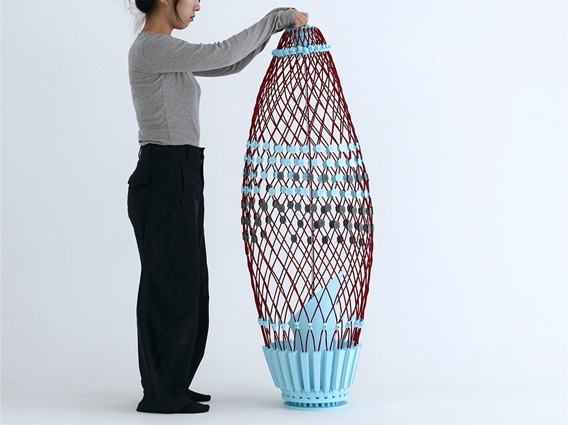 hand woven nitinol sofa repeatedly flat packs and self deploys in a single motion 2