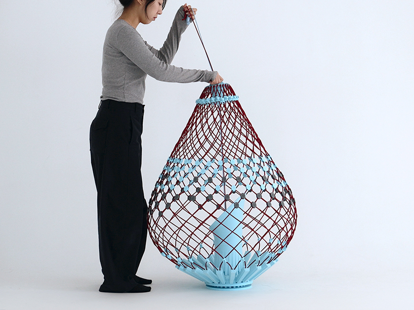 hand woven nitinol sofa repeatedly flat packs and self deploys in a single motion 3