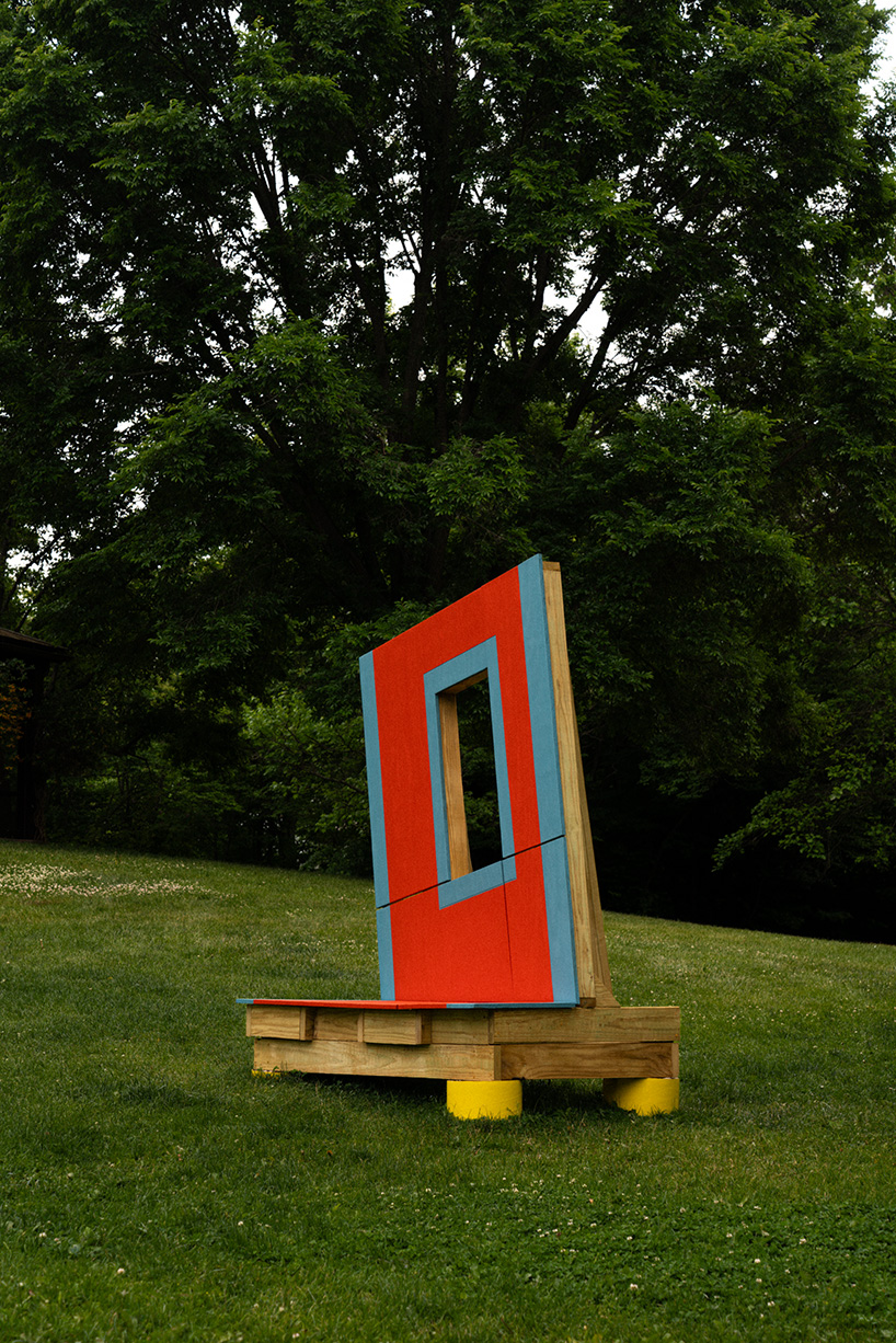 six disassembled facade fragments turn into playable open-ended stage in lake forest - 7