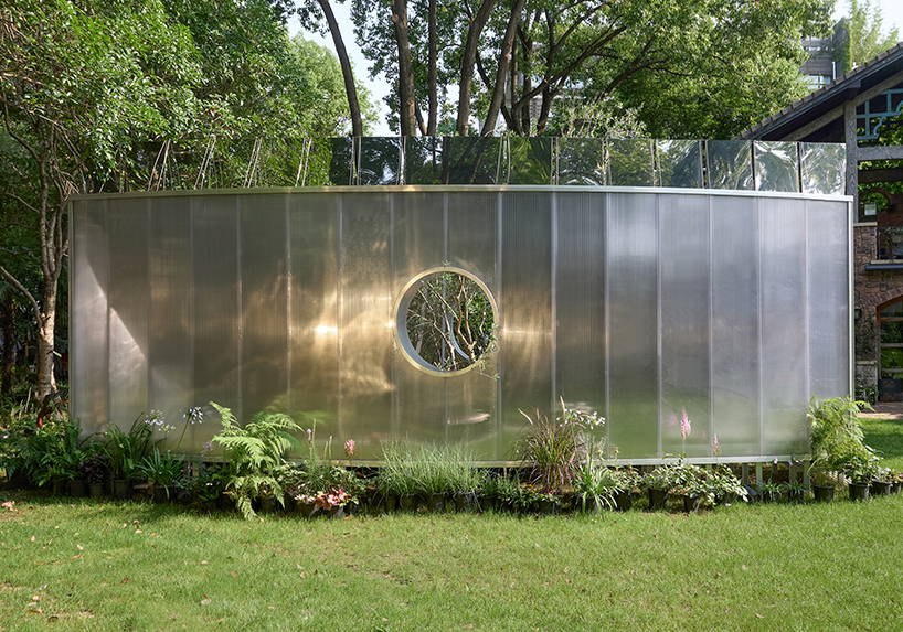 curved mirrored steel walls multiply one tree into forest at infinite grove pavilion in shanghai - 3