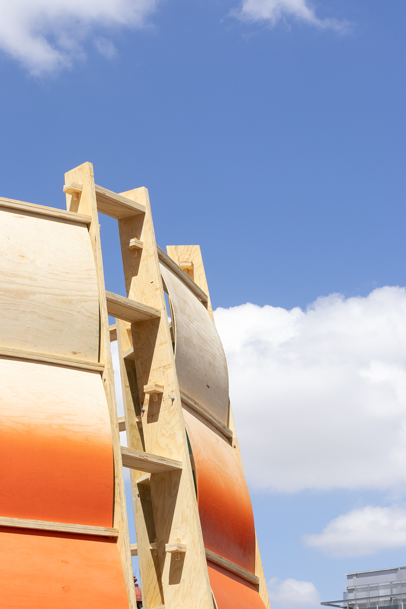 digitally fabricated plywood pavilion creates shaded curved refuge in chihuahua - 4
