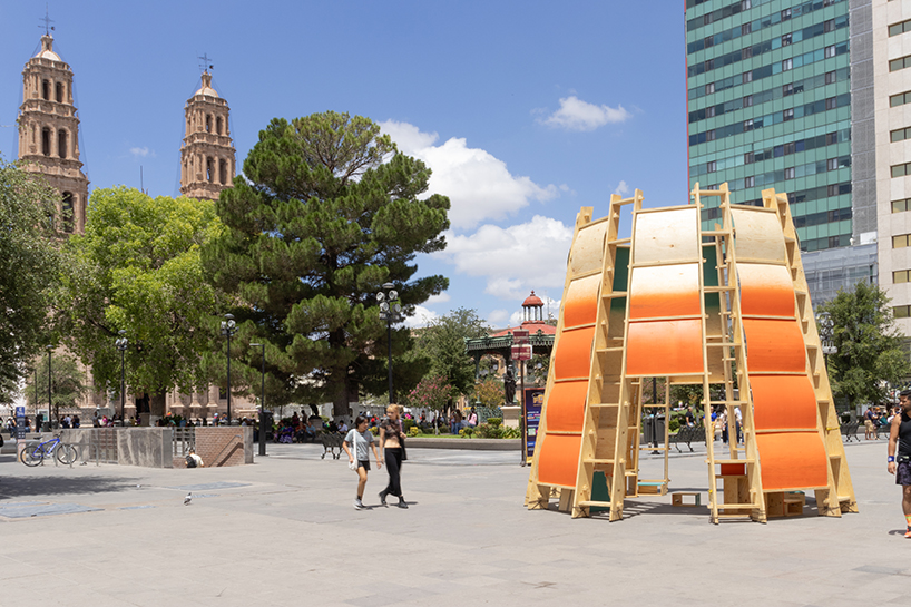 digitally fabricated plywood pavilion creates shaded curved refuge in chihuahua - 1