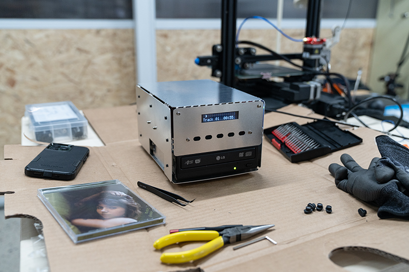 used CD-ROM drives find new life inside modular aluminum audio player - 10