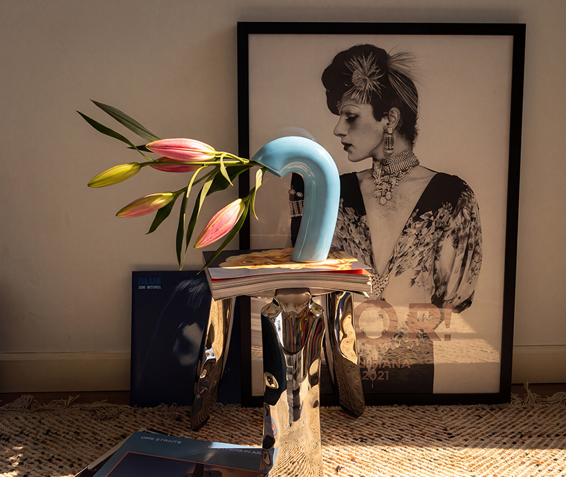 vita vase by houbi follows the full arc of a flowers life even as petals fall 11