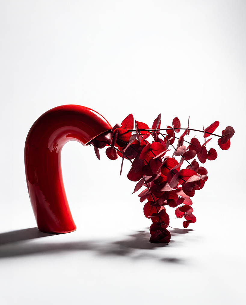vita vase by houbi follows the full arc of a flowers life even as petals fall 7