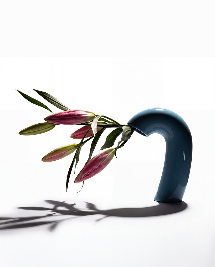 vita vase by houbi follows the full arc of a flowers life even as petals fall 8