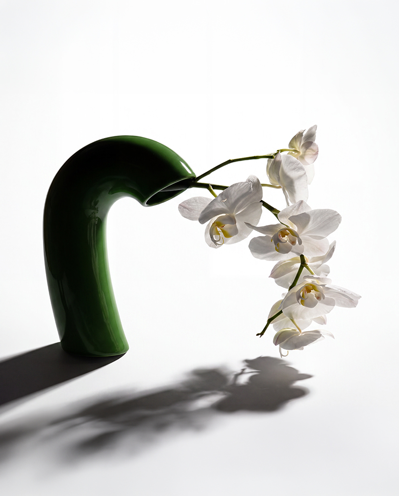 vita vase by houbi follows the full arc of a flowers life even as petals fall 9
