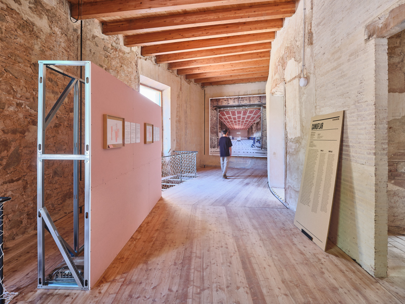 atlas re-edificatoria exhibition connects renovation photography with catalan art - 5