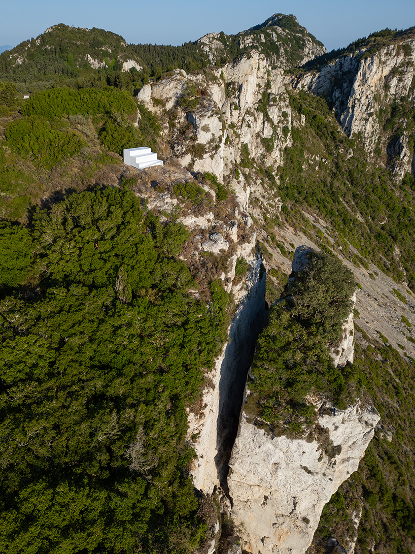 dimitris kontodimos builds a collective throne at the western edge of greece 9