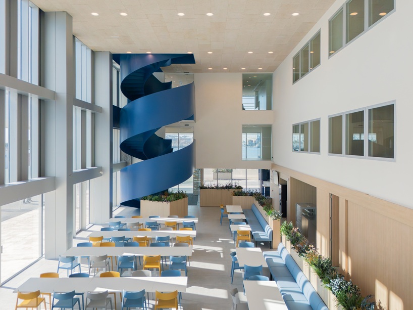 erre completes the marina de empresas campus with a third building facing the sea 5
