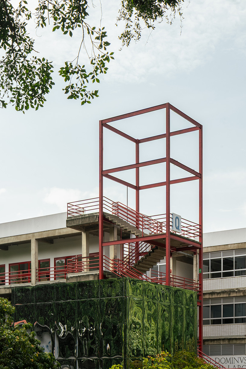 mirrored acrylic skin dissolves cube pavilion into its surroundings in mexico - 5