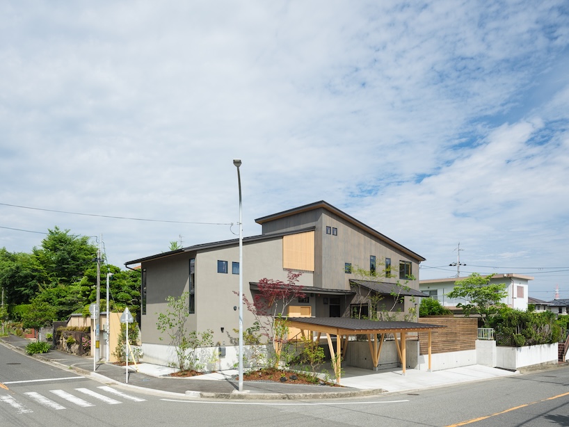 wood-framed family home in osaka revolves around flexible open sports space - 1