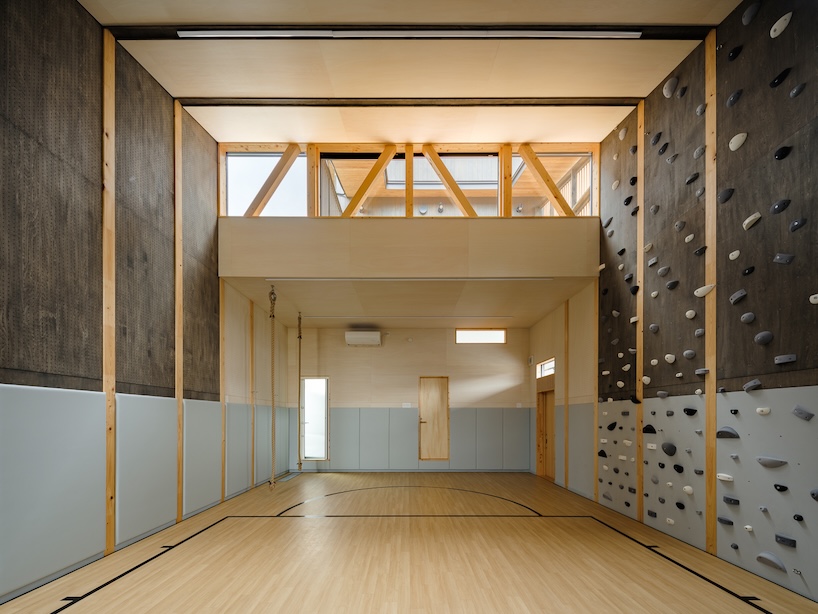 wood-framed family home in osaka revolves around flexible open sports space - 5