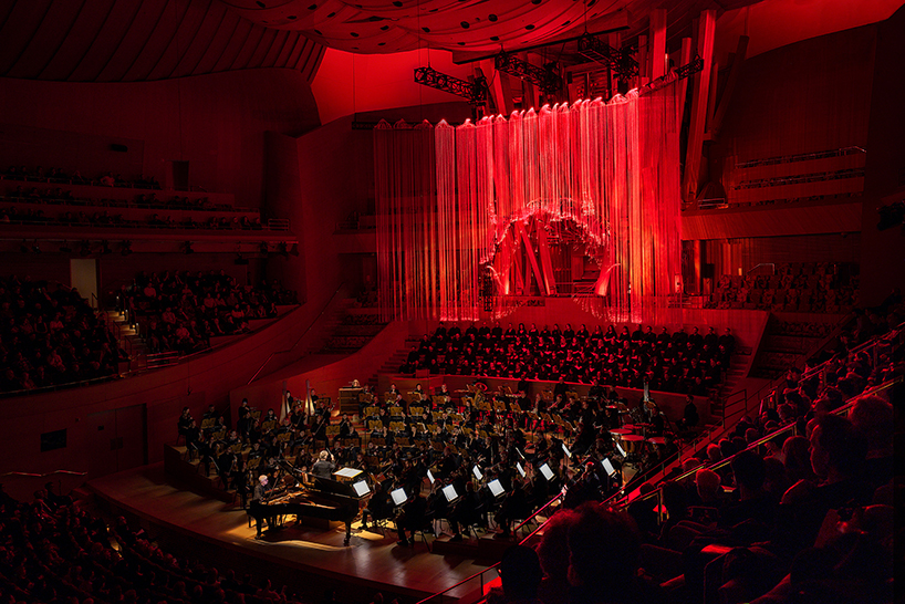 color-shifting light sculpture suspends above orchestra at walt disney concert hall - 2