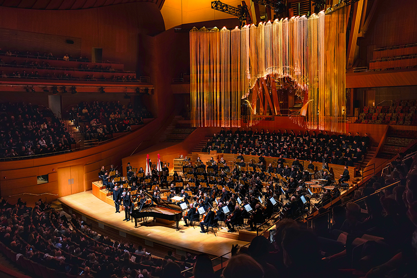 color-shifting light sculpture suspends above orchestra at walt disney concert hall - 3