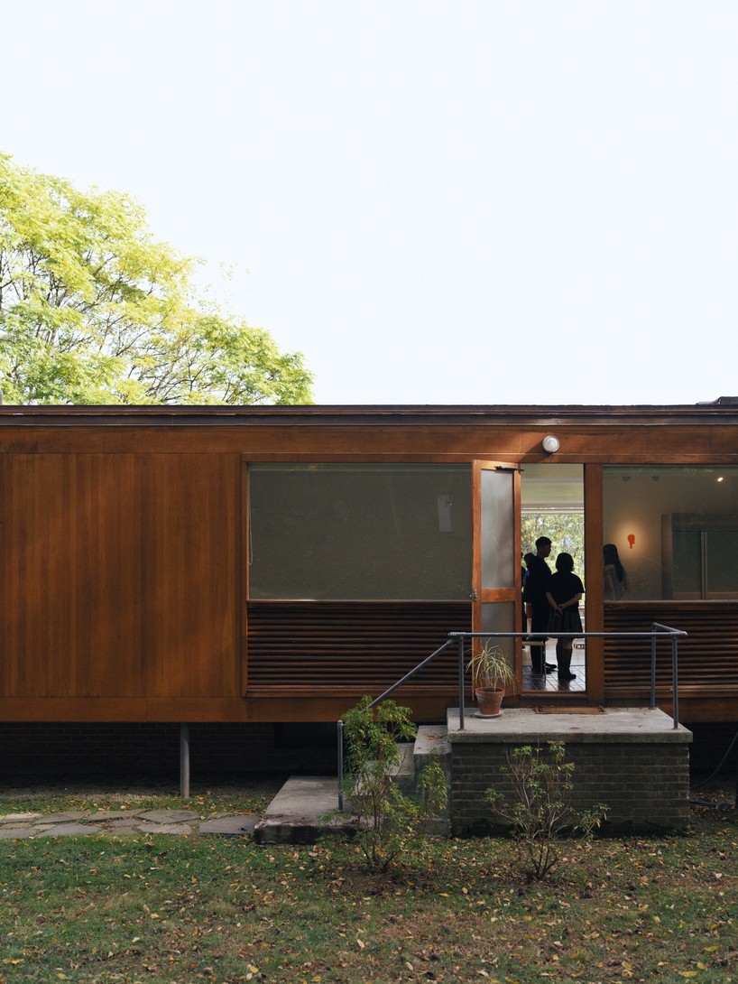 edible sculptures and snap-button metal armatures activate philip johnson's wolfhouse in NY - 11