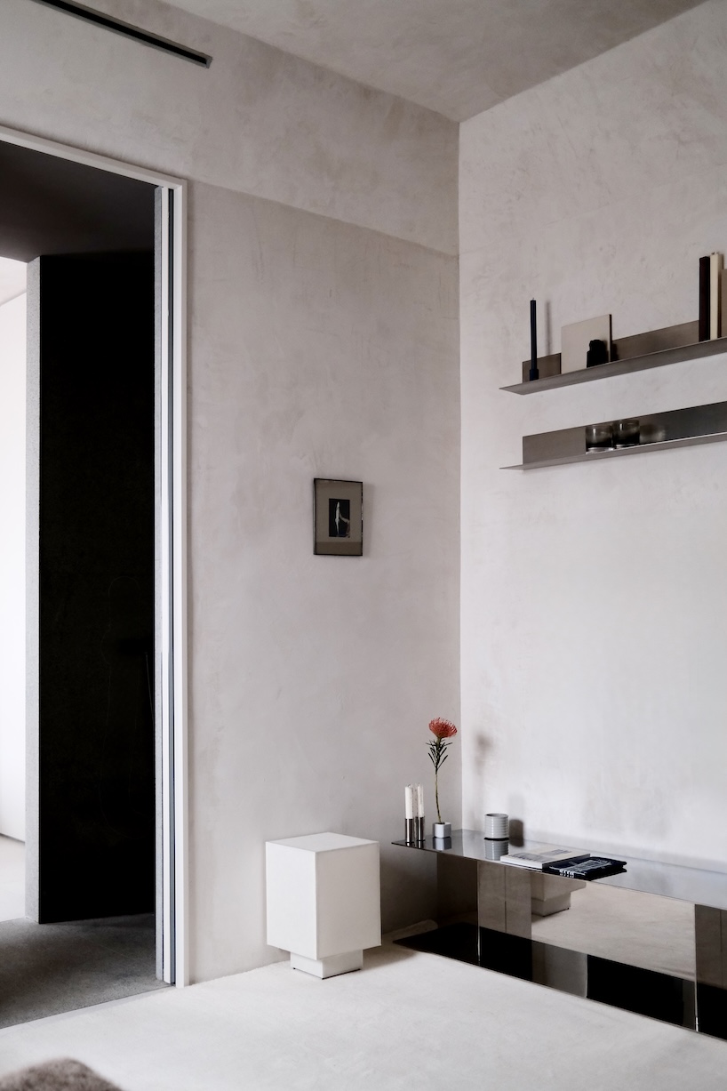 granite, plaster, and steel define oroco studio’s 40-sqm apartment renovation in madrid - 2