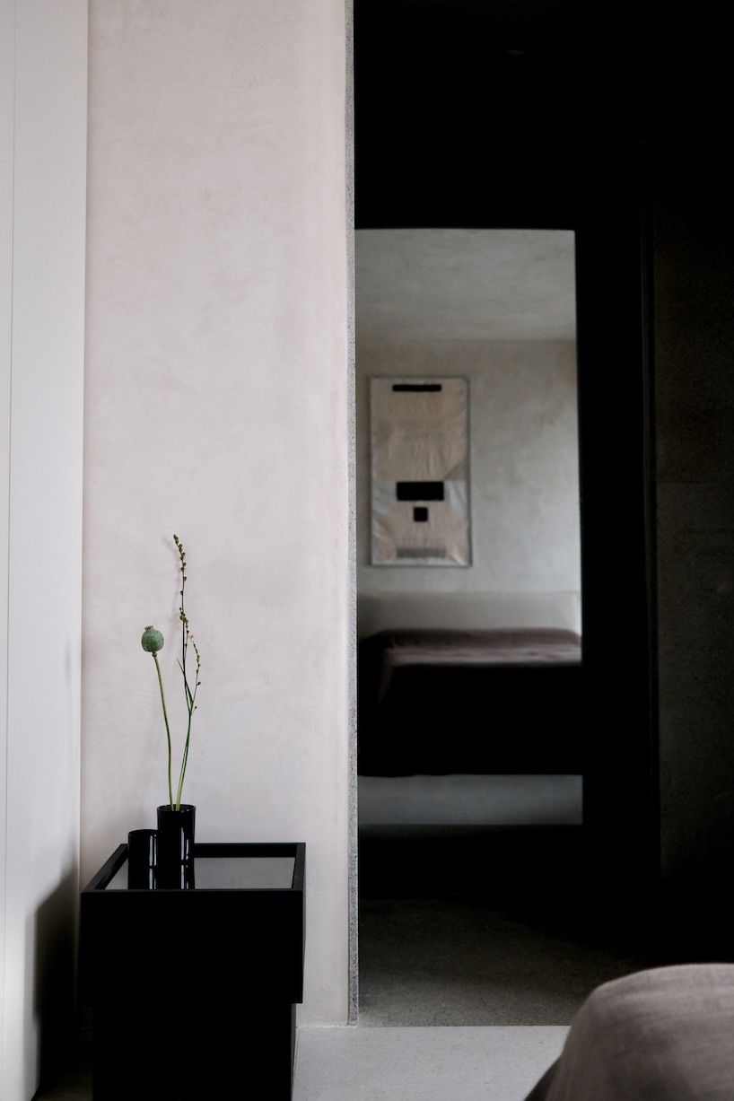 granite, plaster, and steel define oroco studio’s 40-sqm apartment renovation in madrid - 6