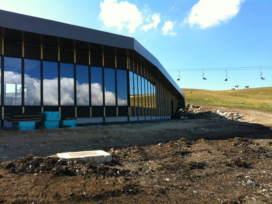 3LHD architects: restaurant vidikovac at ski center radusa