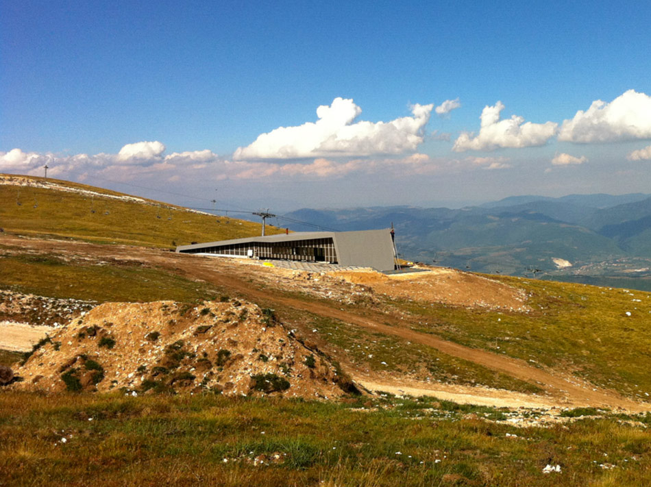3LHD architects: restaurant vidikovac at ski center radusa