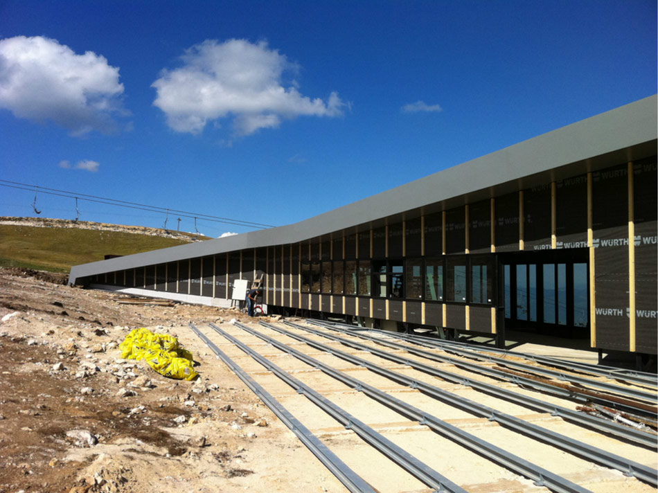 3LHD architects: restaurant vidikovac at ski center radusa