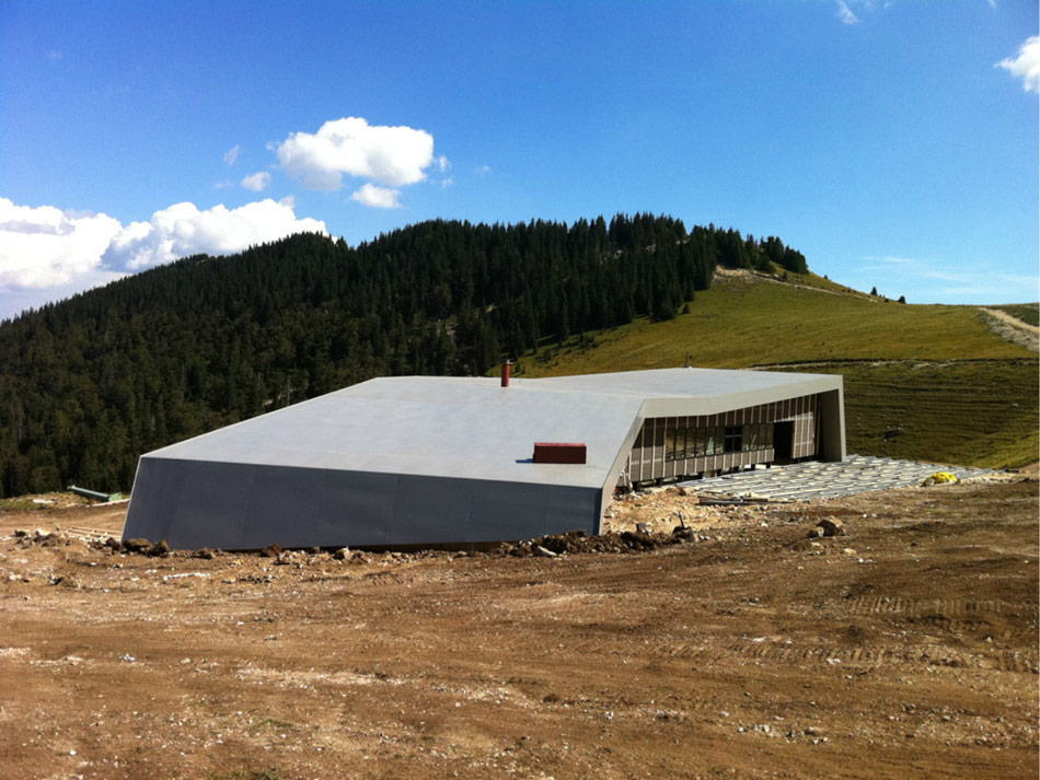 3LHD architects: restaurant vidikovac at ski center radusa