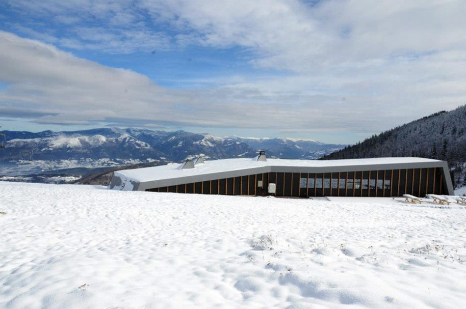 3LHD architects: restaurant vidikovac at ski center radusa