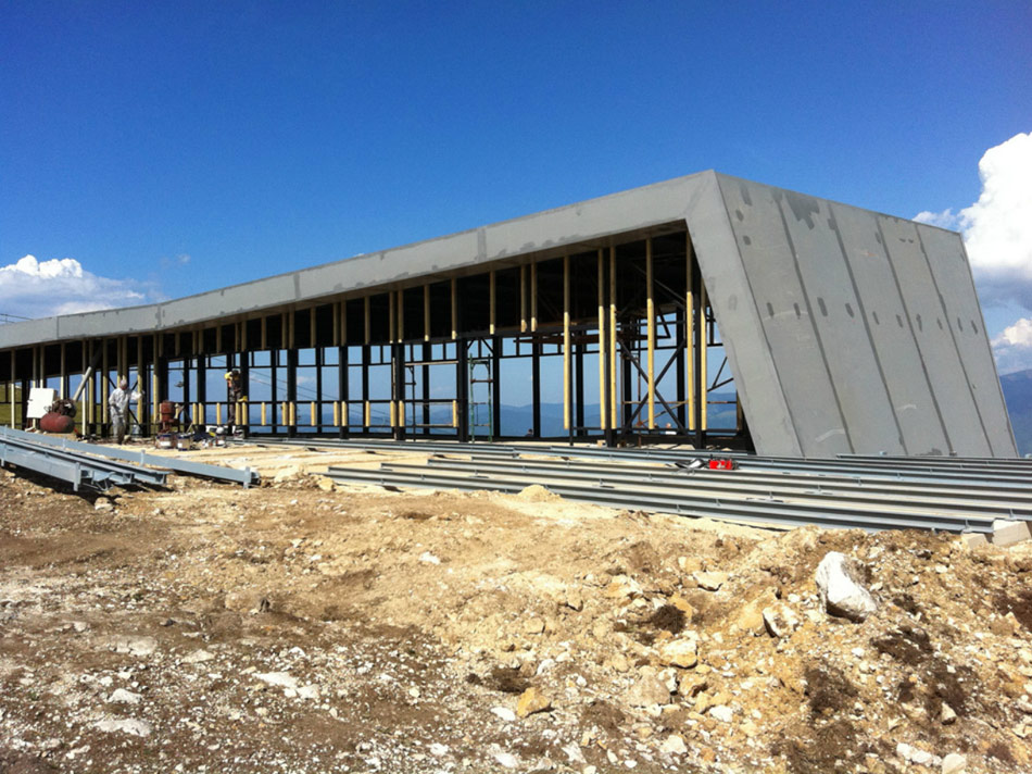 3LHD architects: restaurant vidikovac at ski center radusa