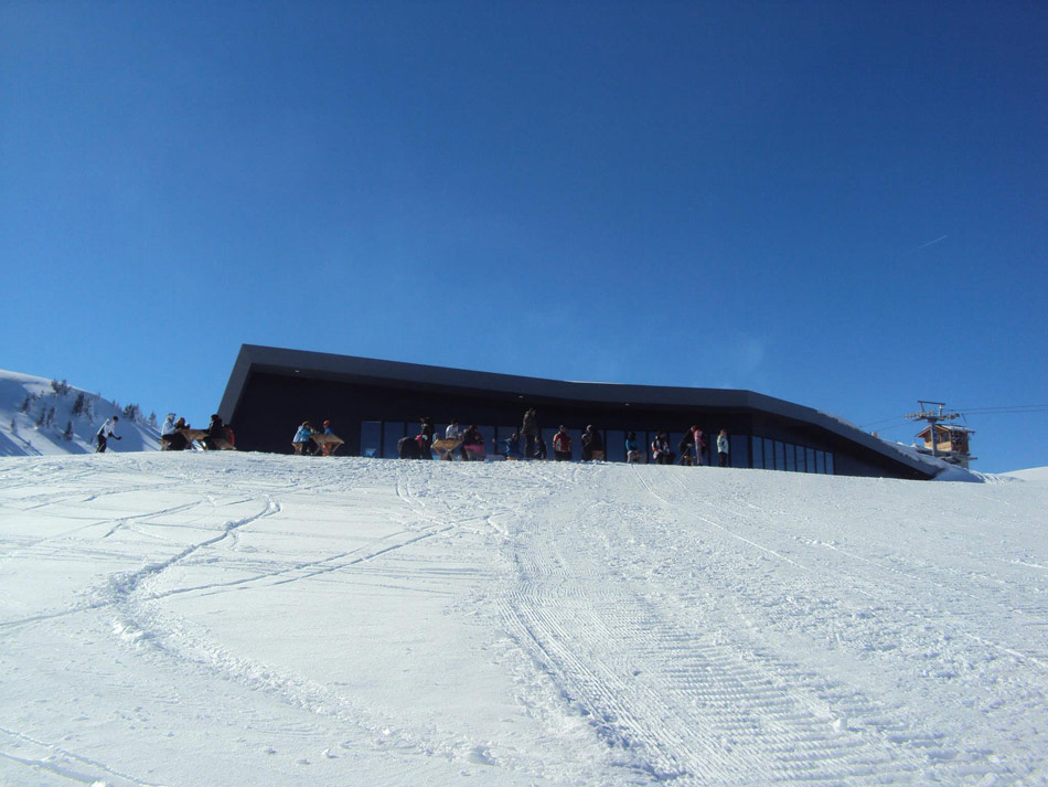 3LHD architects: restaurant vidikovac at ski center radusa