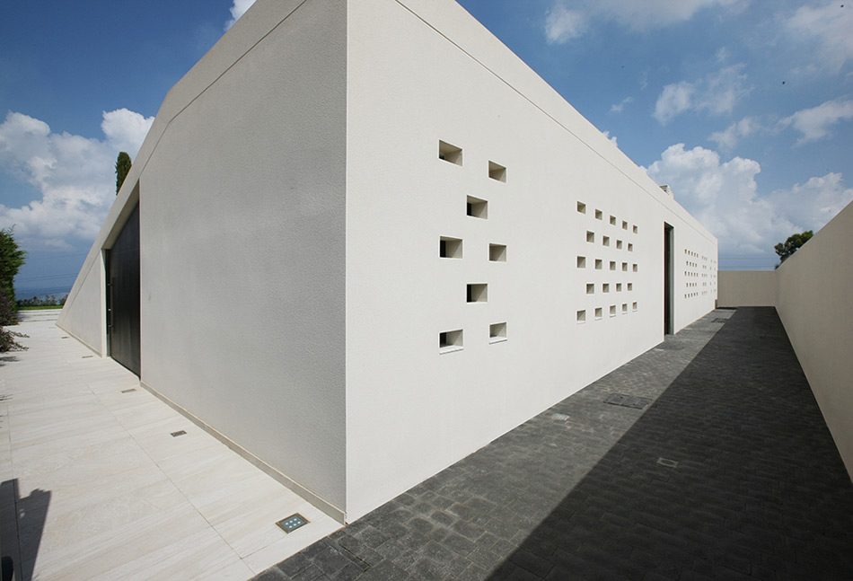 accent DG jiyeh villa designboom