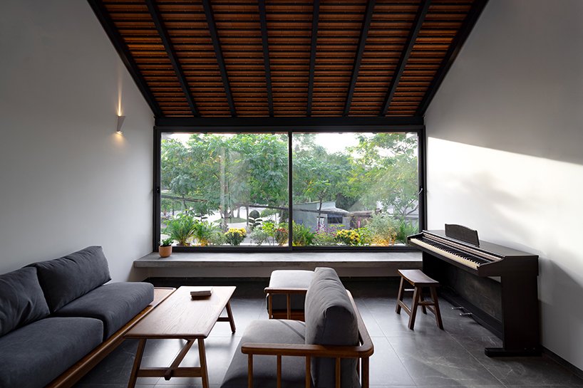 adstudio-residence-vietnam-terracotta-staircase-designboom-k