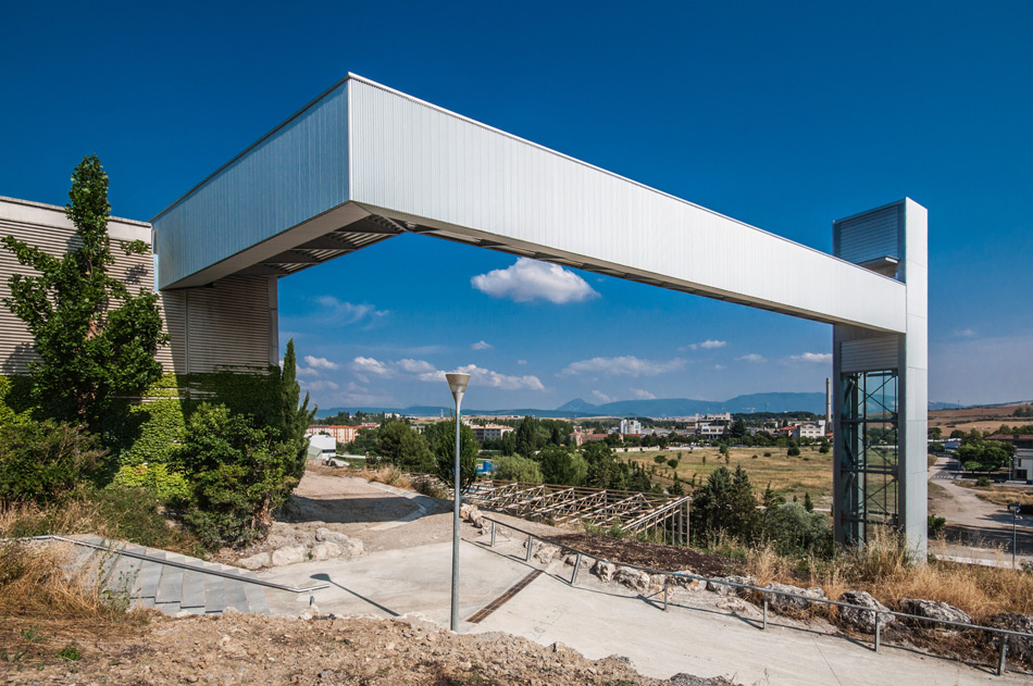 ah asociados urban elevator in echavacoiz designboom