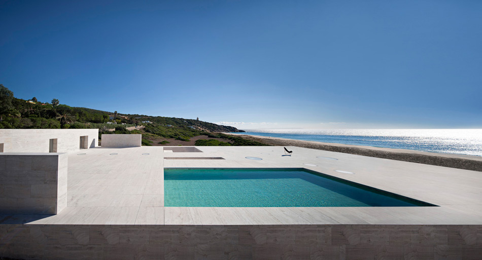 alberto campo baeza house of the infinite designboom