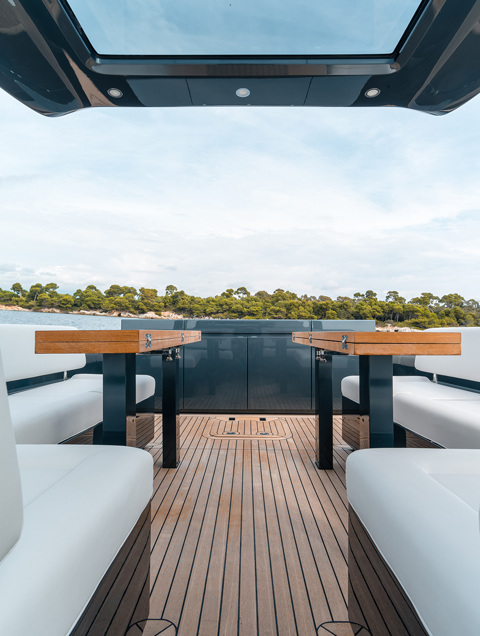 alen-yacht-alen-55-designboom-gallery05