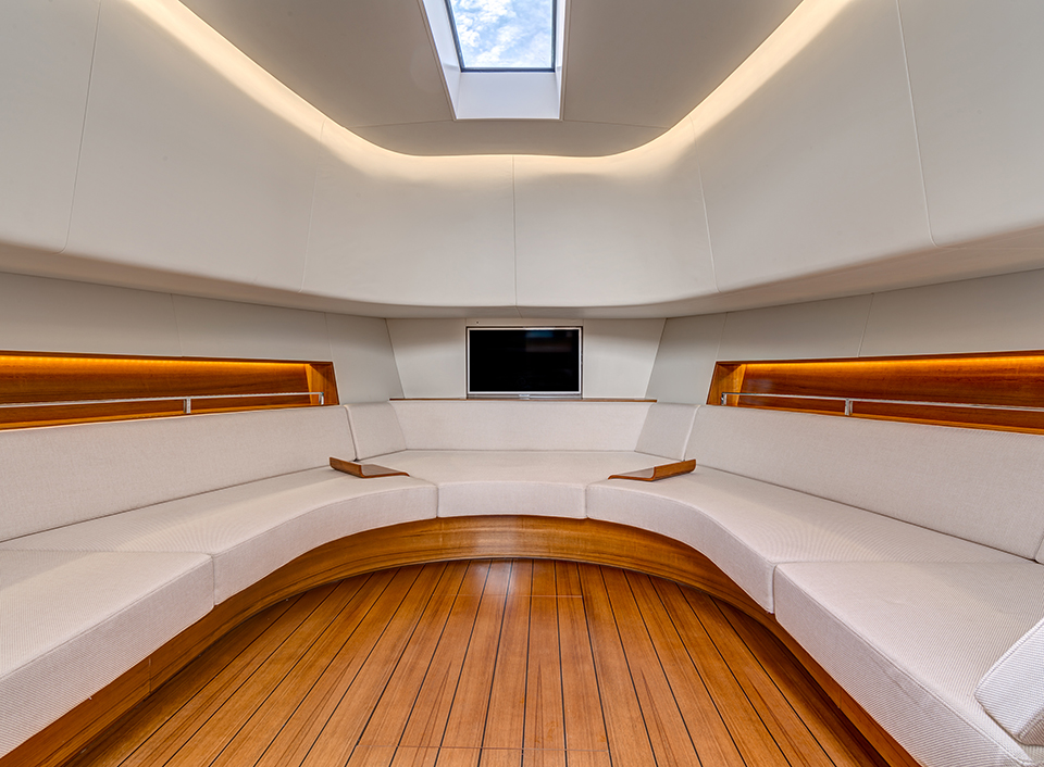alen-yacht-alen-55-designboom-gallery10