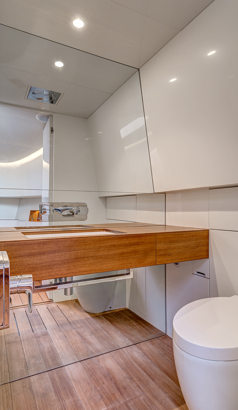 alen-yacht-alen-55-designboom-gallery11