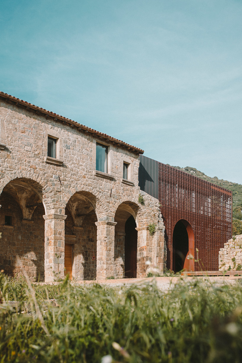 amelia-tavella-copper-clad-extension-convent-corsica-designboom-30