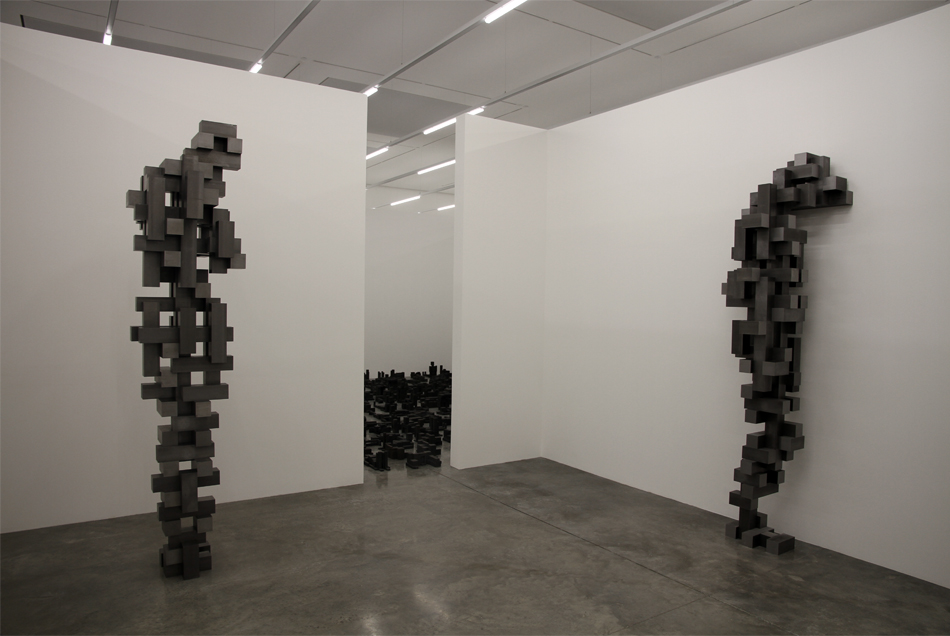 antony-gormley-fit-sculptures-white-cube-designboomg09