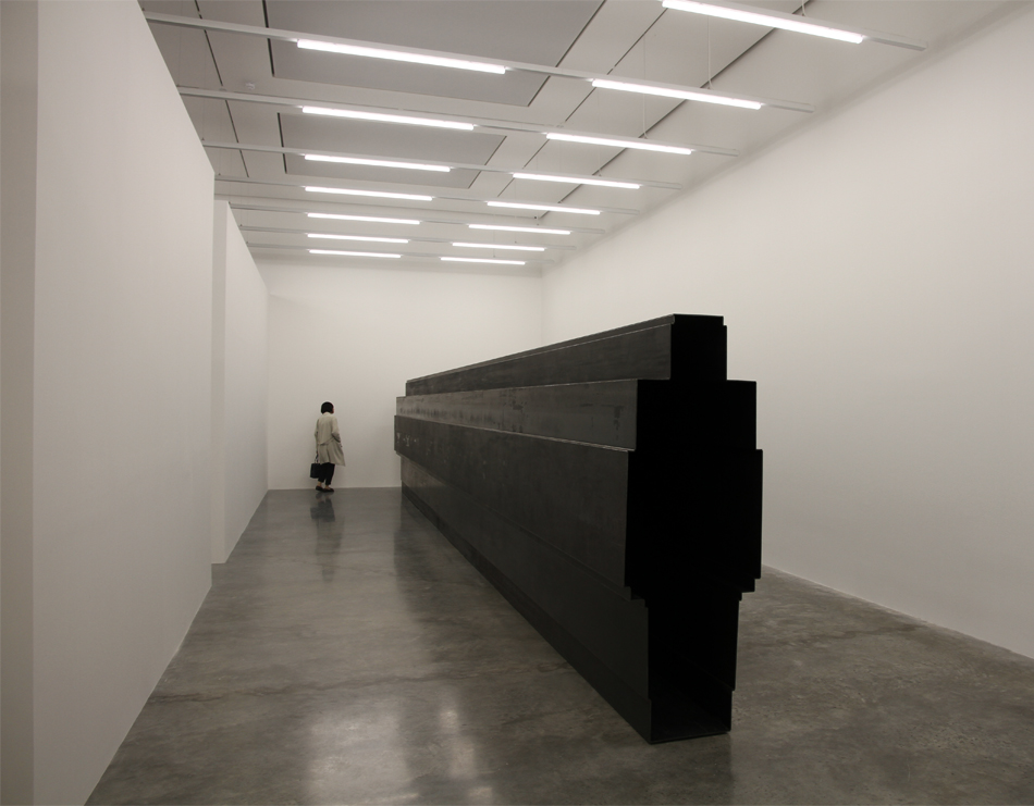 antony-gormley-fit-sculptures-white-cube-designboomg11