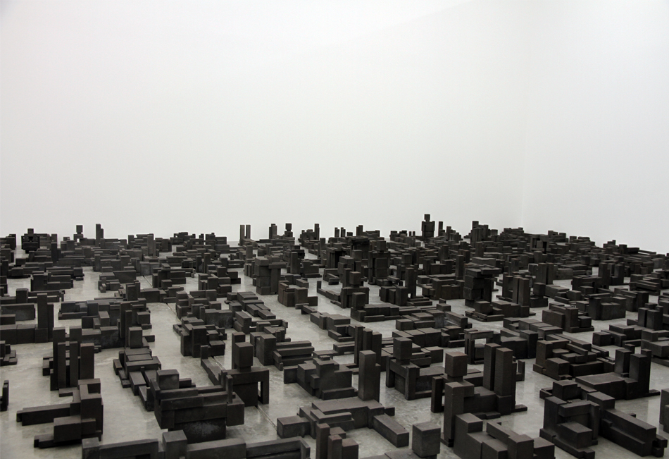antony-gormley-fit-sculptures-white-cube-designboomg18