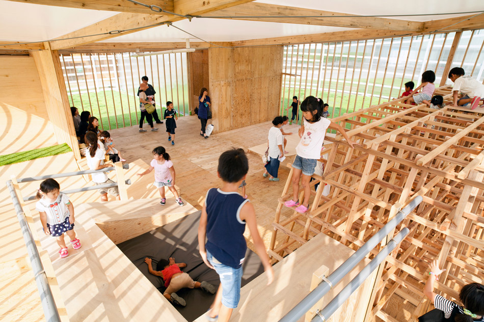 assistant designs korogaru pavilion for YCAM 10th anniversary