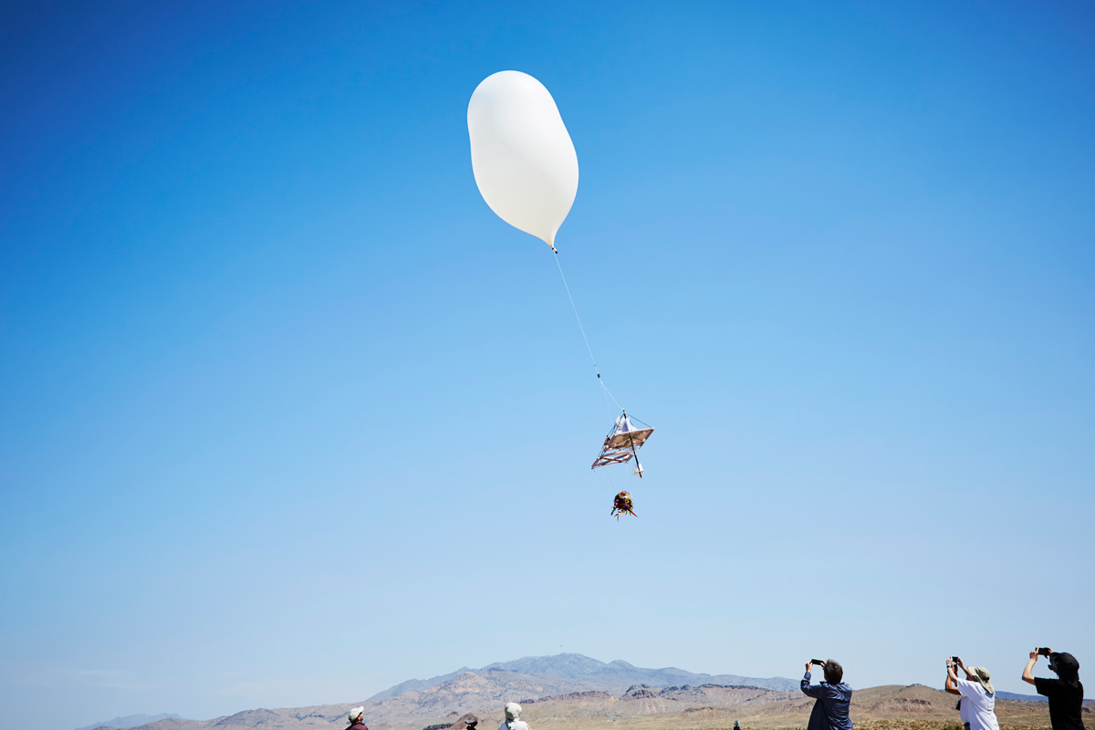 azuma makoto launches flowers into the stratosphere and documents the journey designboom
