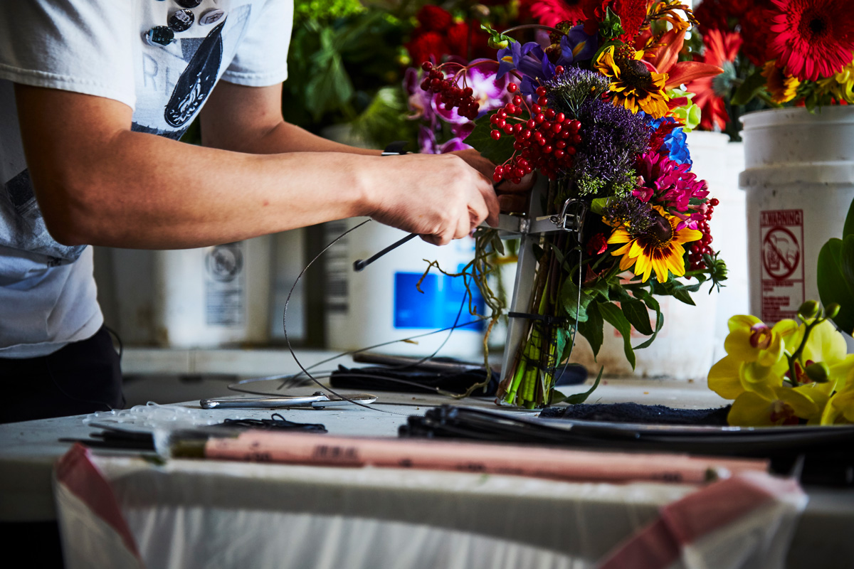 azuma makoto launches flowers into the stratosphere and documents the journey designboom