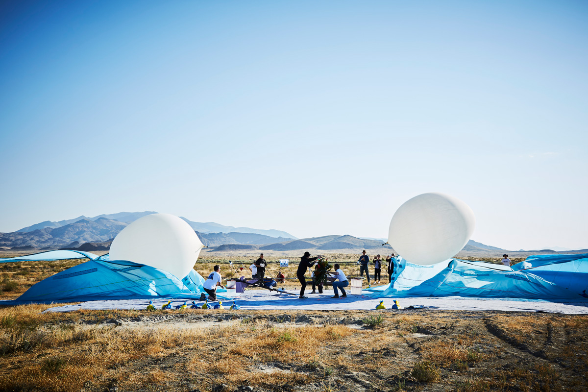 azuma makoto launches flowers into the stratosphere and documents the journey designboom