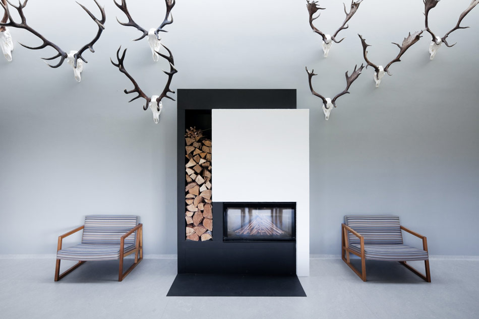 basarch: hunting lodge on a game preserve