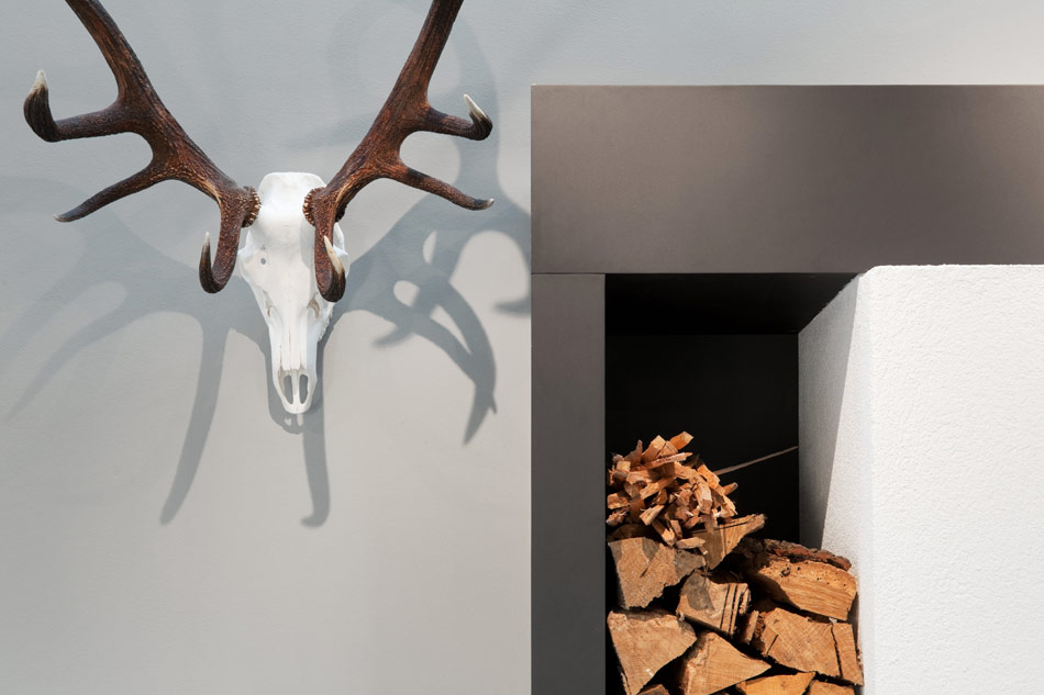 basarch: hunting lodge on a game preserve