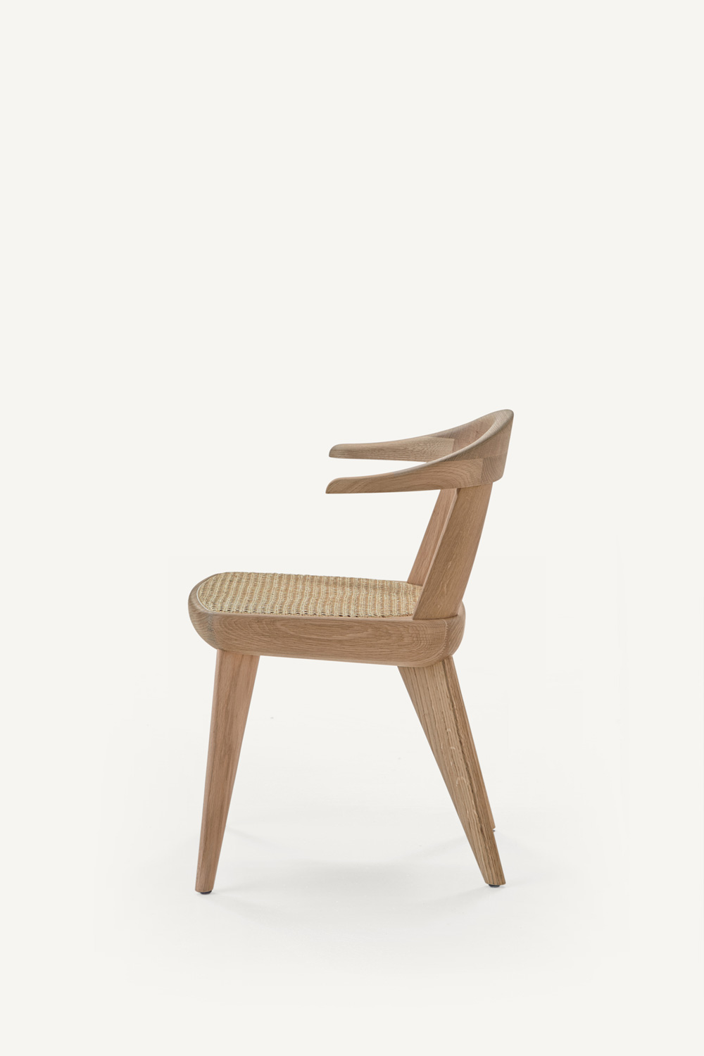 bassamfellows-brutus-chair-plays-on-modernist-architecture-brutalism-designboom-7