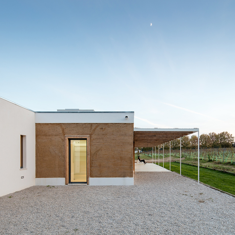blaanc vinyard house casa da vinha montijo portugal designboom