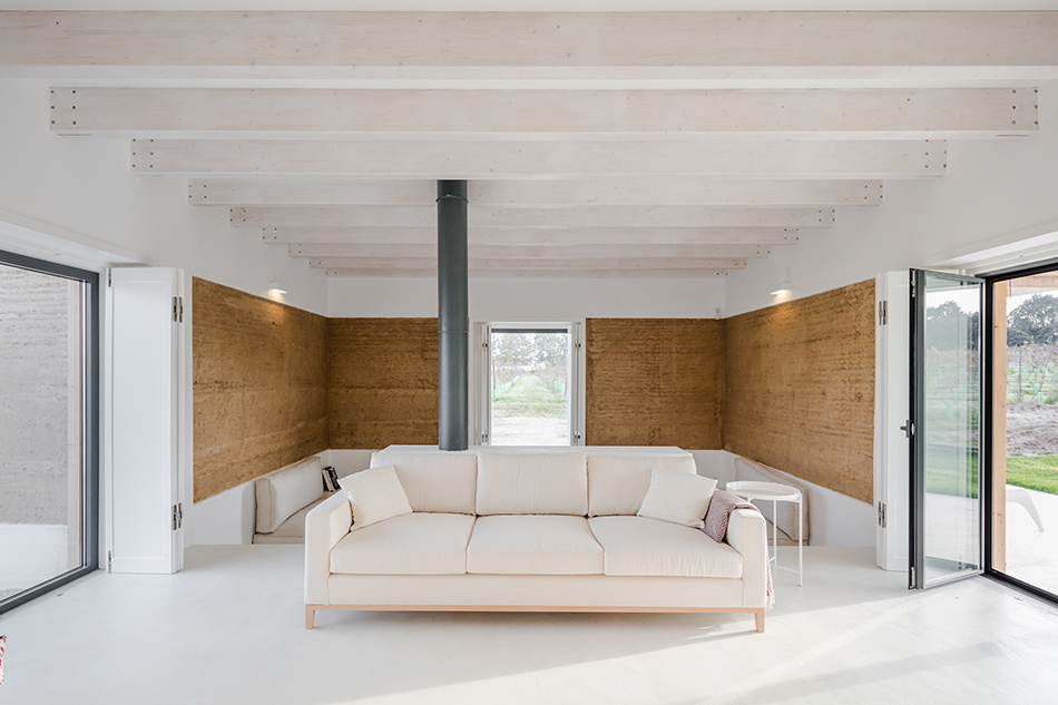 blaanc vinyard house casa da vinha montijo portugal designboom