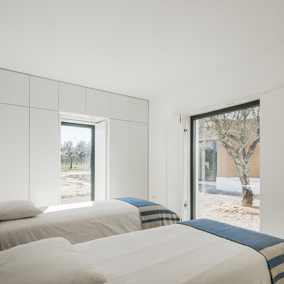 blaanc vinyard house casa da vinha montijo portugal designboom